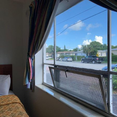 International Inn On The Bay Маями Бийч Екстериор снимка